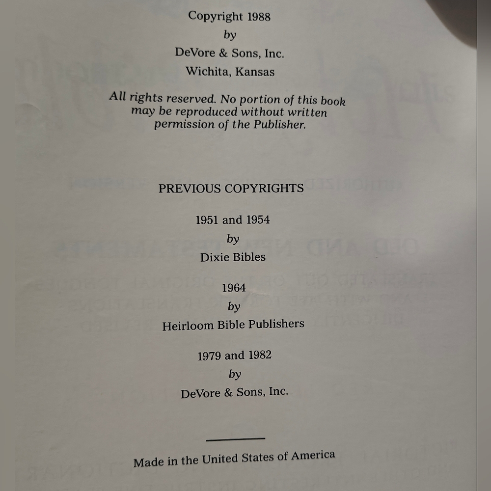 1982 Vtg Holy Bible - Picture 3 of 6